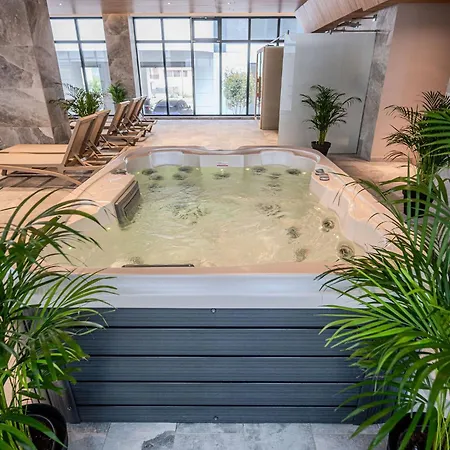 Onyx In Odyssey Spa&pool-parking * Mamaia
